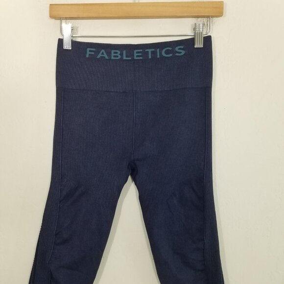 Fabletics Purple Mesh Crop Leggings Size M - Picture 5 of 6